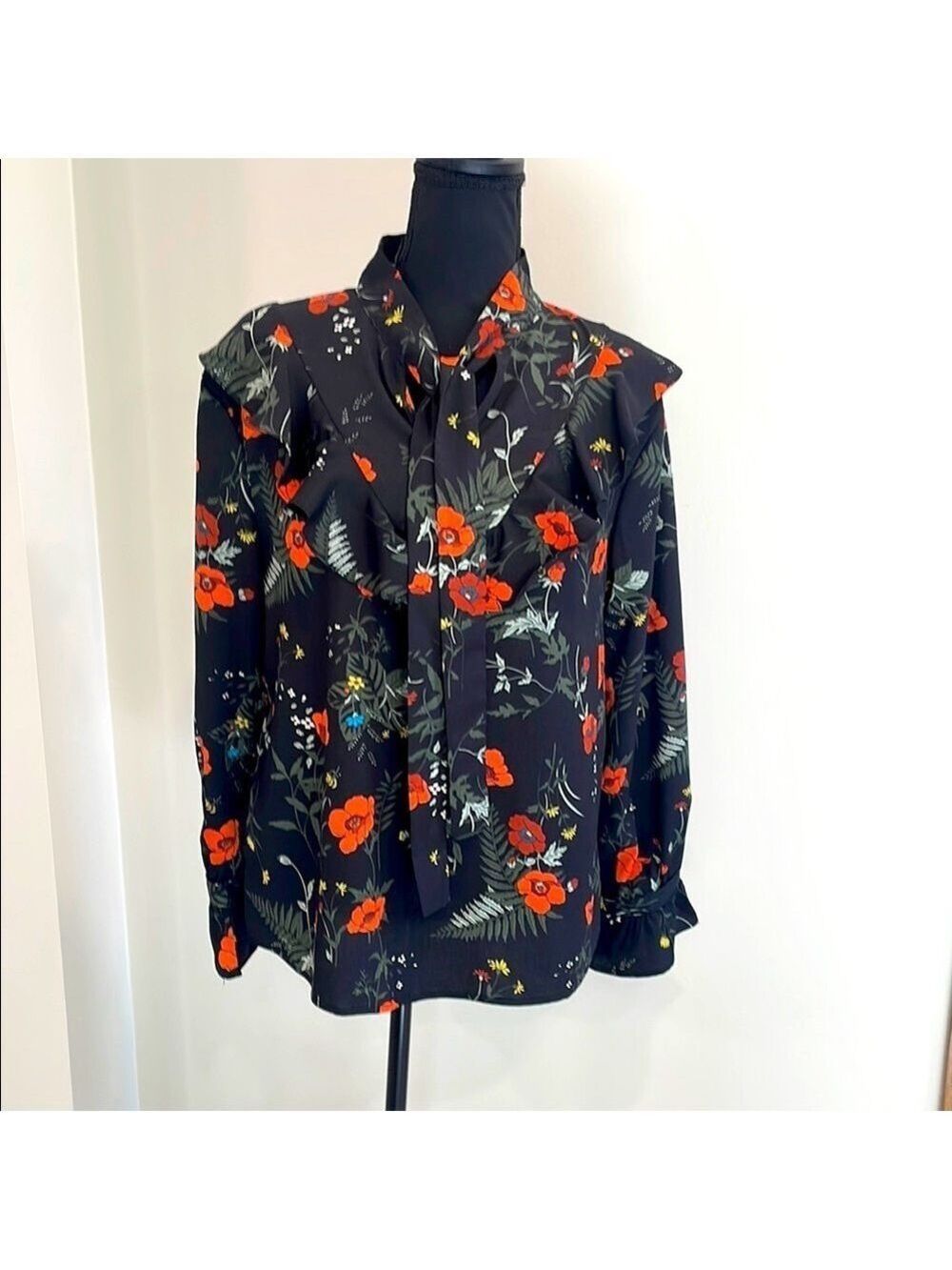 L.N.V Women’s Black floral top size M